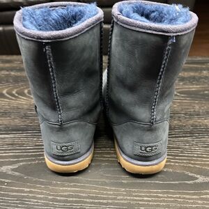 UGG Kids Boots in Navy and Tan